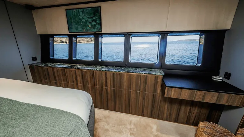 60 Yacht Photos Pics 