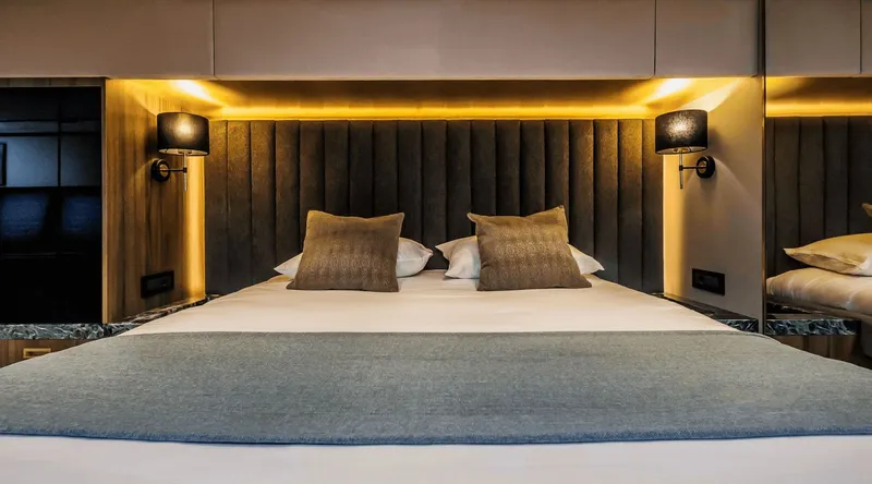 60 Yacht Photos Pics 