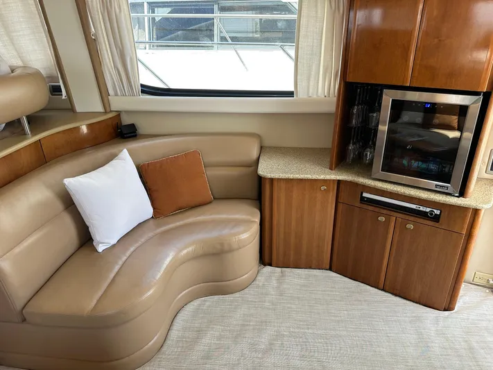 Vrpro Yacht Photos Pics Luxurious interior of 2007 Meridian 411 Sedan with leather seating and modern cabinetry.