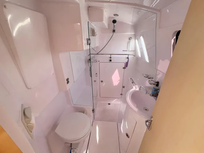 Kestrel Yacht Photos Pics 