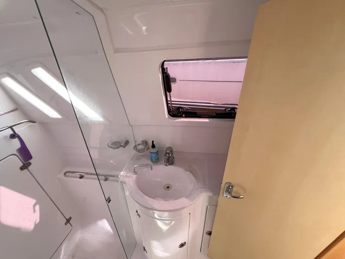 Kestrel Yacht Photos Pics 