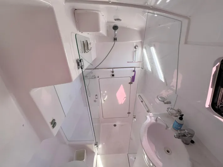 Kestrel Yacht Photos Pics 