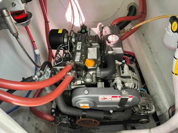 Kestrel Yacht Photos Pics 