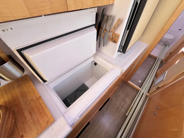 Kestrel Yacht Photos Pics 