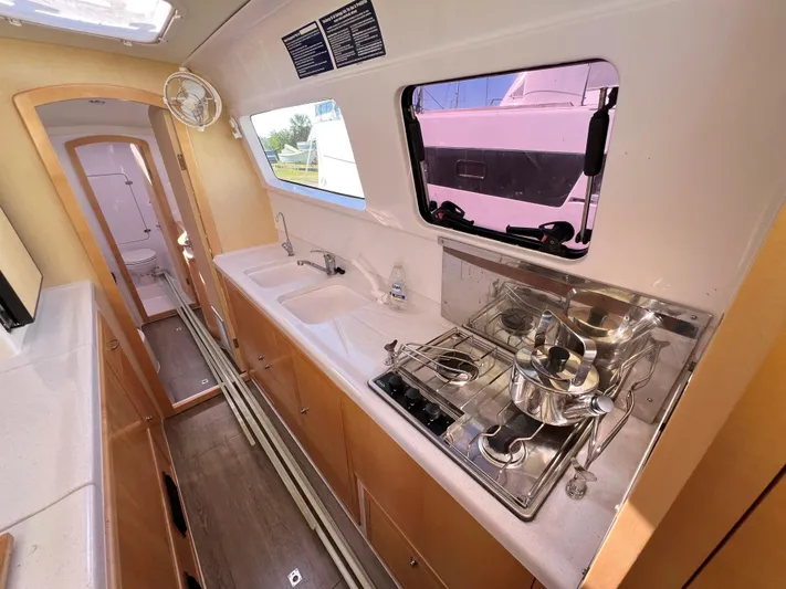 Kestrel Yacht Photos Pics 