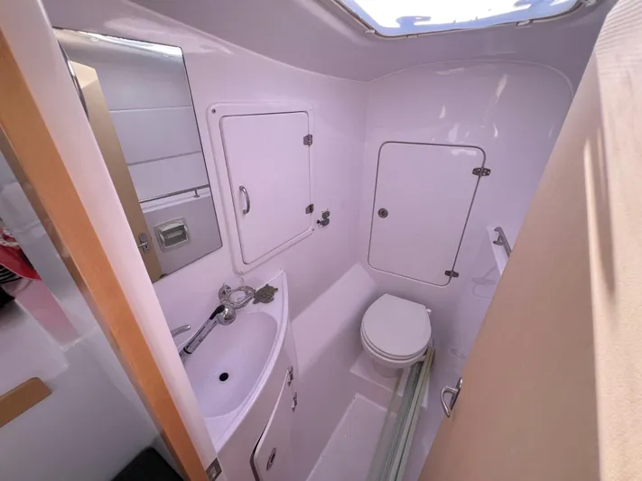 Kestrel Yacht Photos Pics 