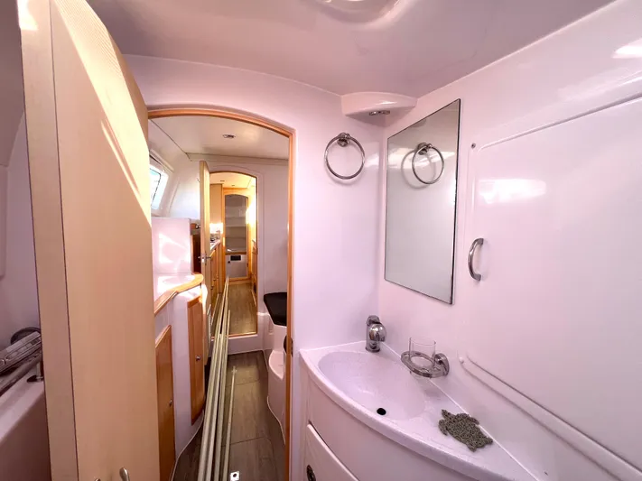 Kestrel Yacht Photos Pics 