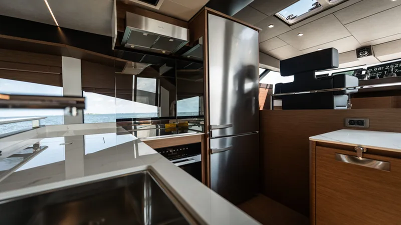 X70 Yacht Photos Pics 