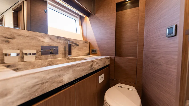 X70 Yacht Photos Pics 