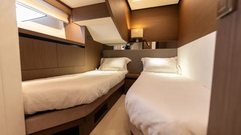 X70 Yacht Photos Pics 