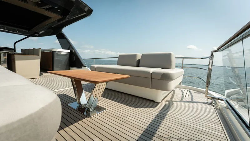 X70 Yacht Photos Pics 