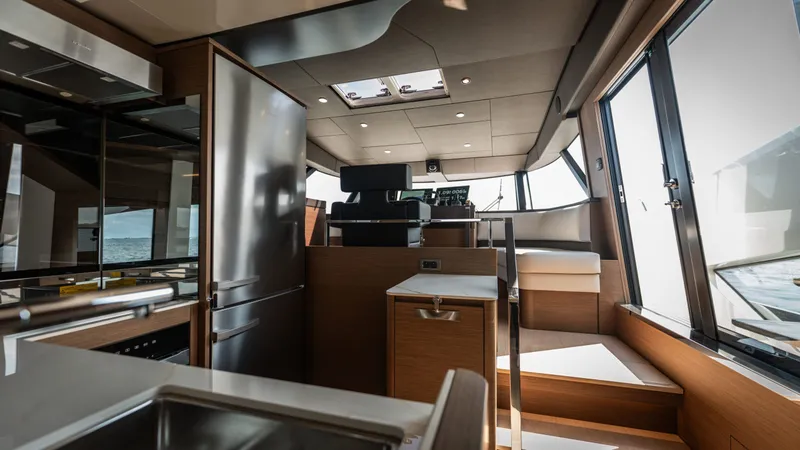 X70 Yacht Photos Pics 