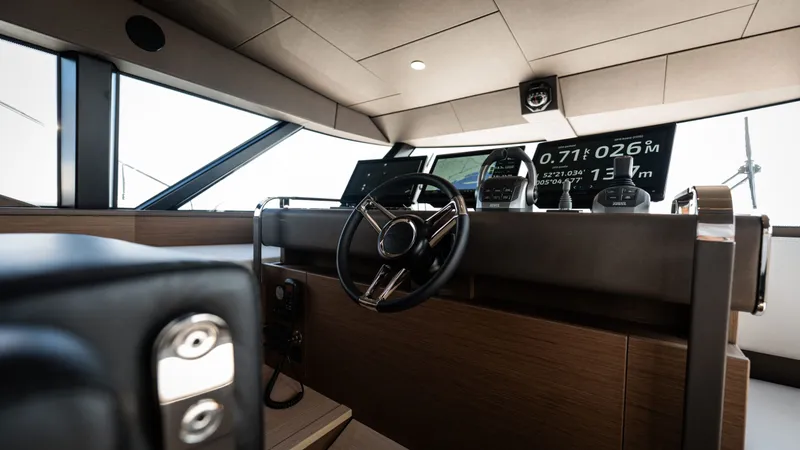 X70 Yacht Photos Pics 