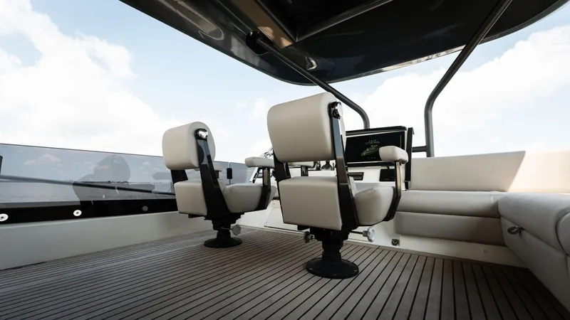 X70 Yacht Photos Pics 