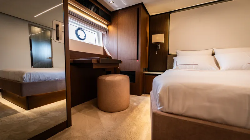 X70 Yacht Photos Pics 