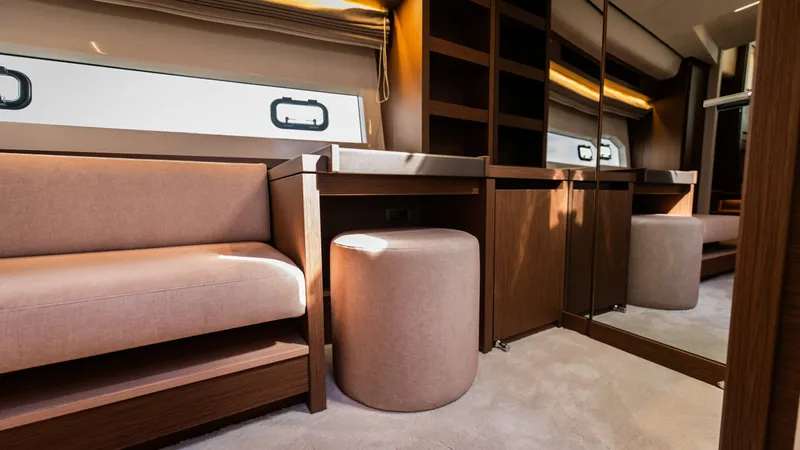 X70 Yacht Photos Pics 