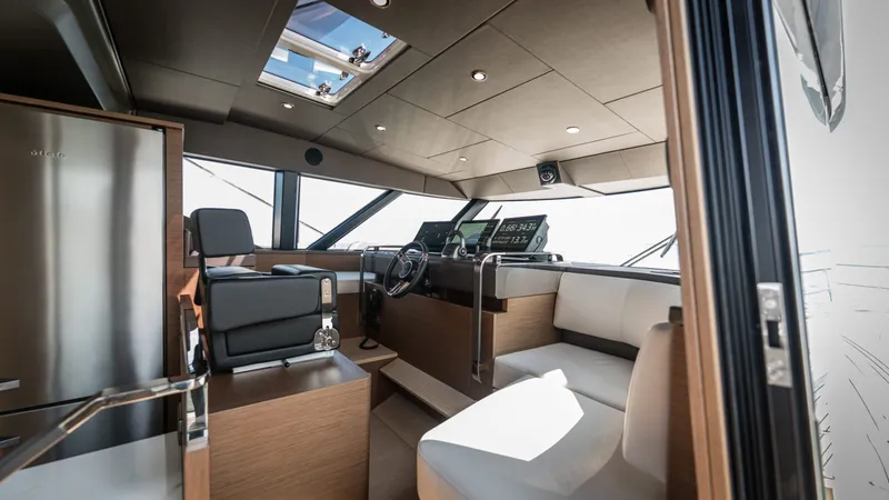 X70 Yacht Photos Pics 