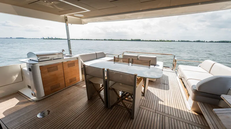 X70 Yacht Photos Pics 