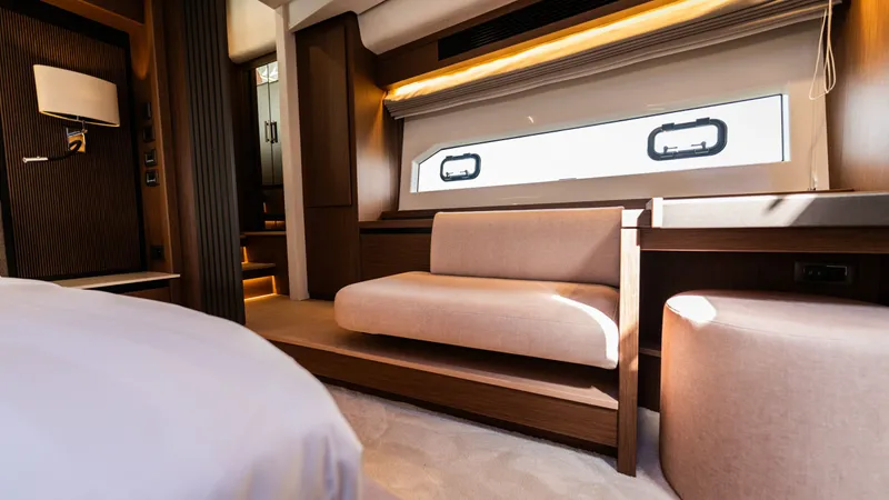 X70 Yacht Photos Pics 