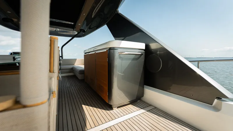 X70 Yacht Photos Pics 