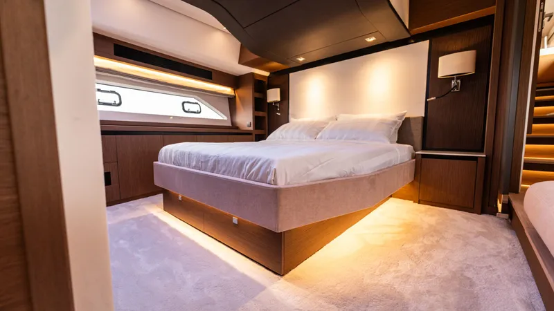 X70 Yacht Photos Pics 