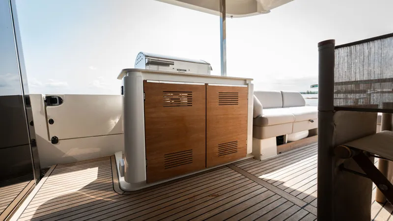 X70 Yacht Photos Pics 