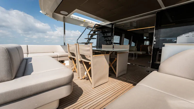 X70 Yacht Photos Pics 