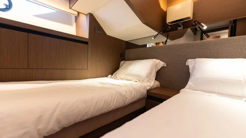 X70 Yacht Photos Pics 