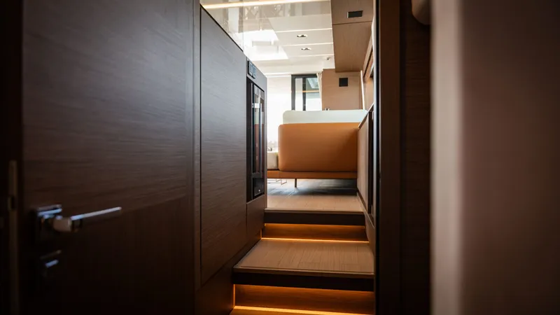 X70 Yacht Photos Pics 