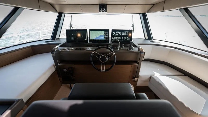 X70 Yacht Photos Pics 