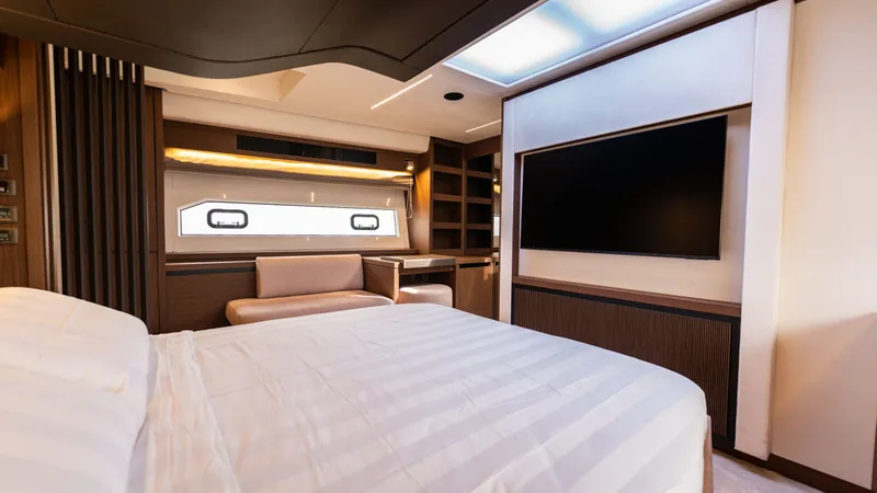 X70 Yacht Photos Pics 