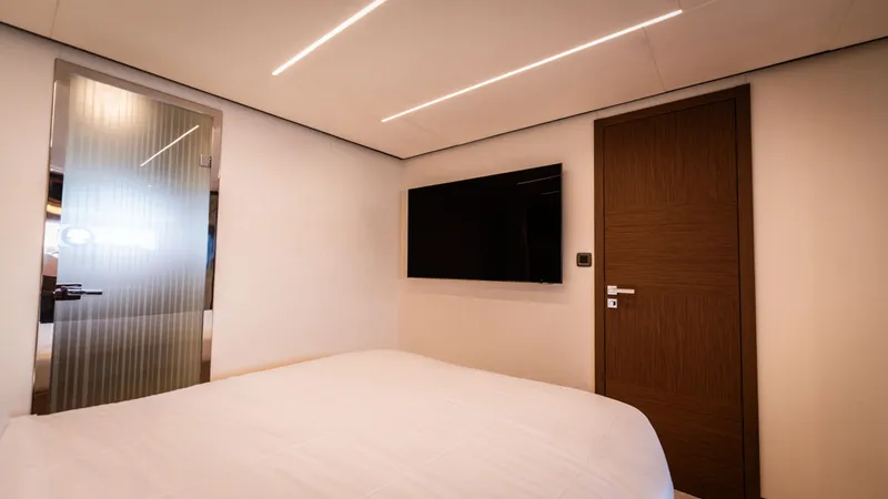 X70 Yacht Photos Pics 