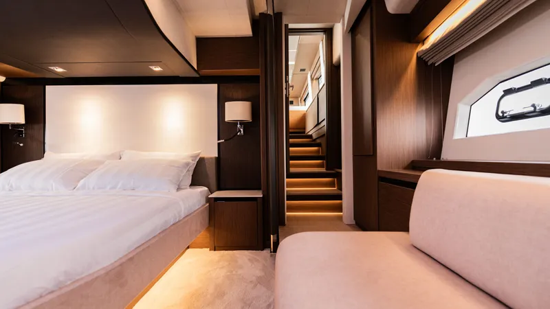 X70 Yacht Photos Pics 