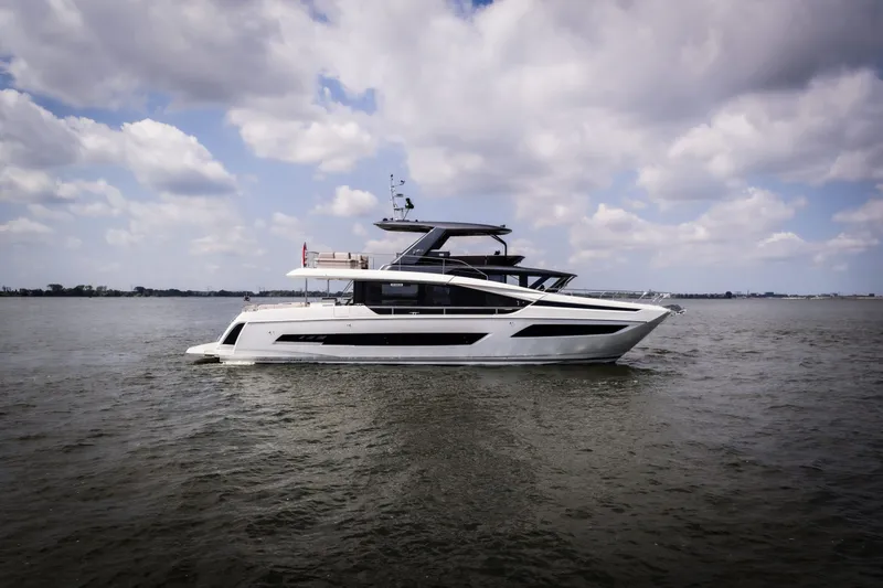 X70 Yacht Photos Pics 