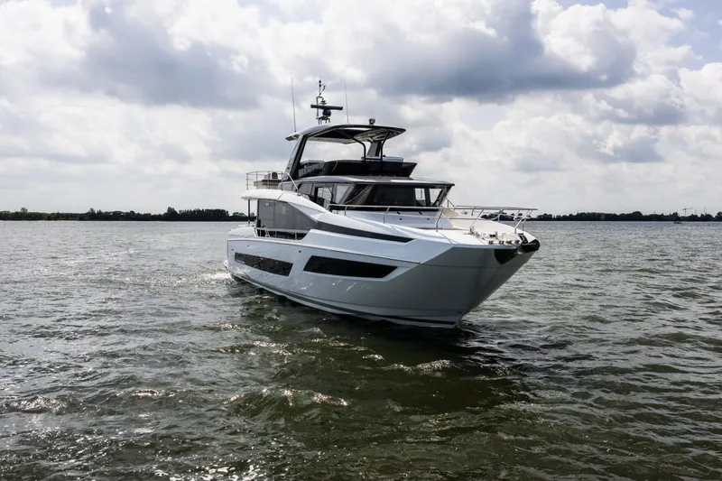 X70 Yacht Photos Pics 