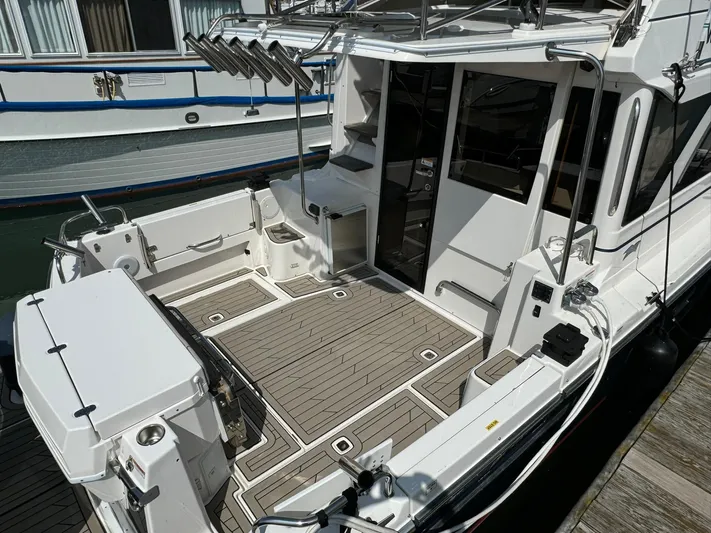 Watts Up Yacht Photos Pics 