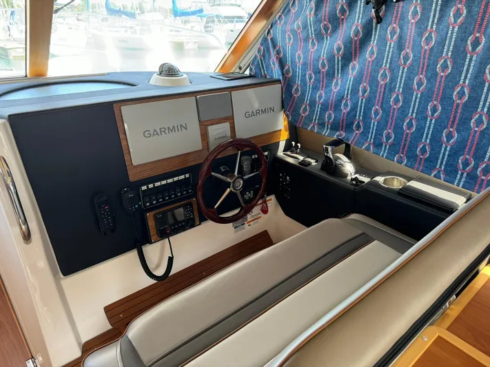 Watts Up Yacht Photos Pics 