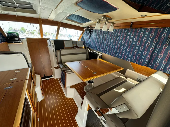 Watts Up Yacht Photos Pics 