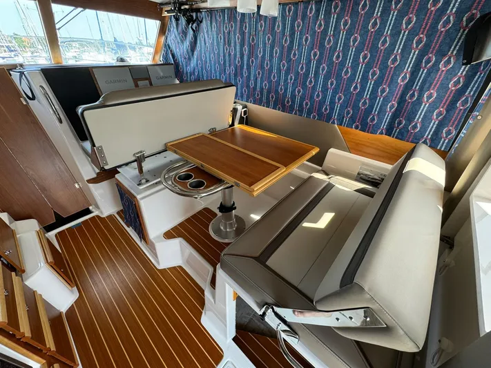 Watts Up Yacht Photos Pics 