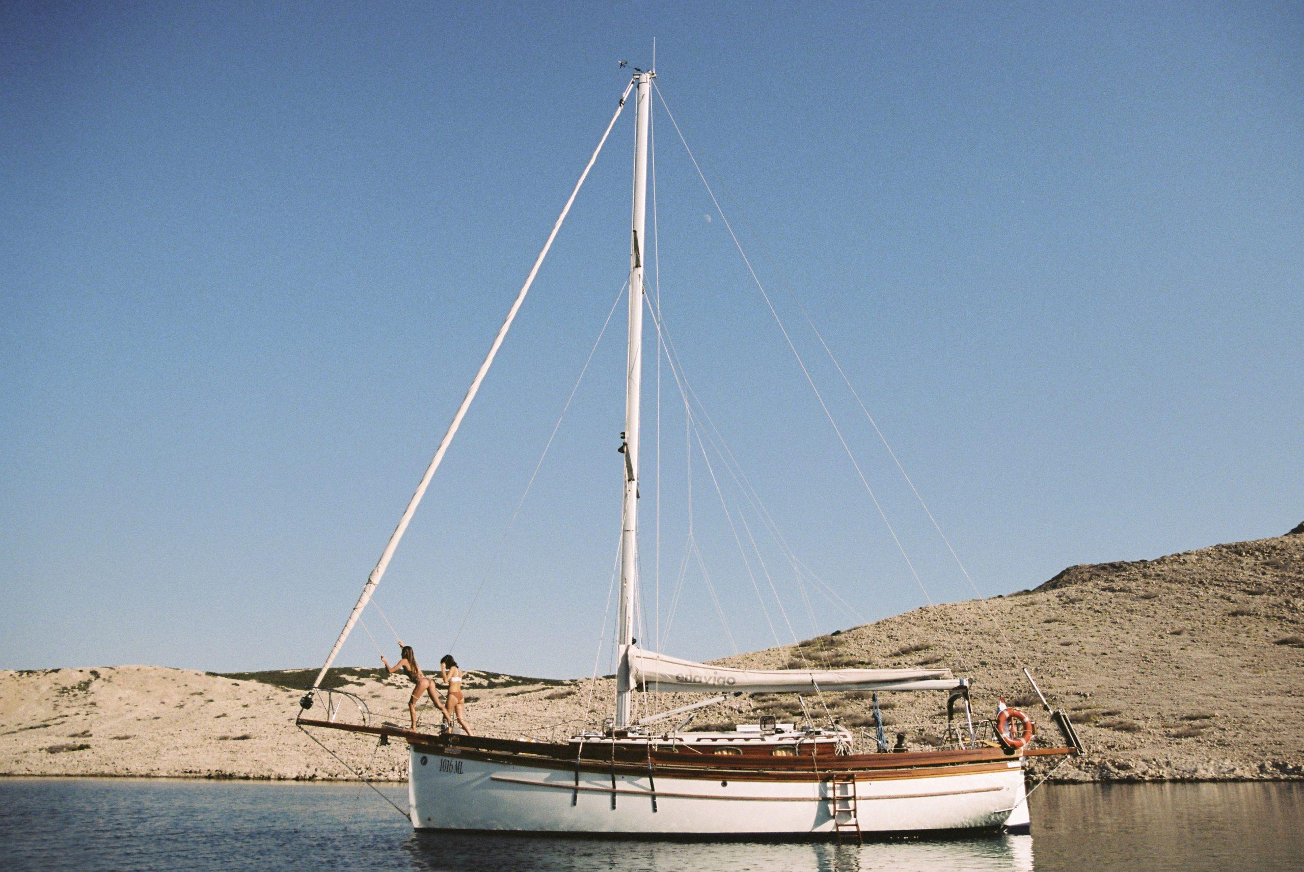 2008 Custom Enavigo Cutter 43