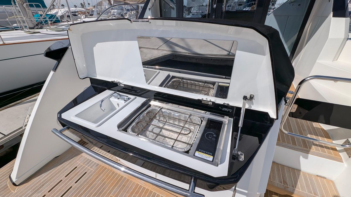 2019 Beneteau 46 