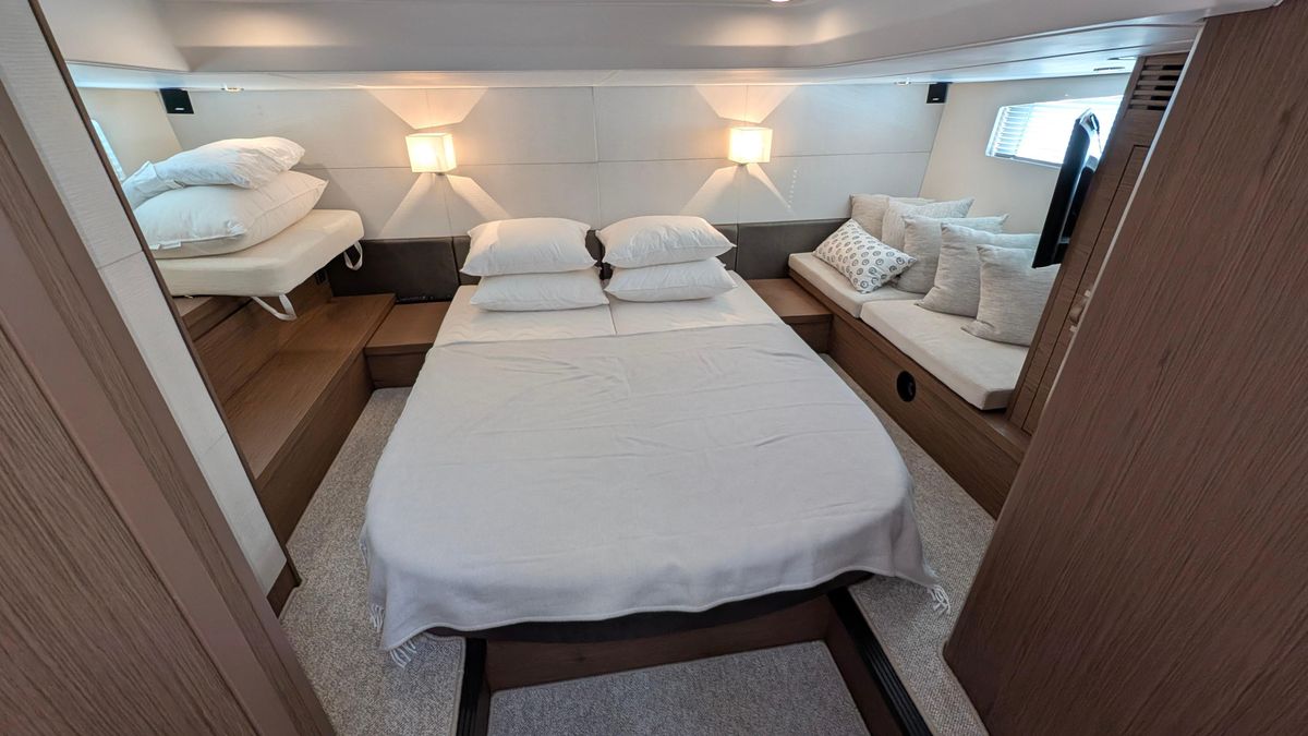 2019 Beneteau 46 
