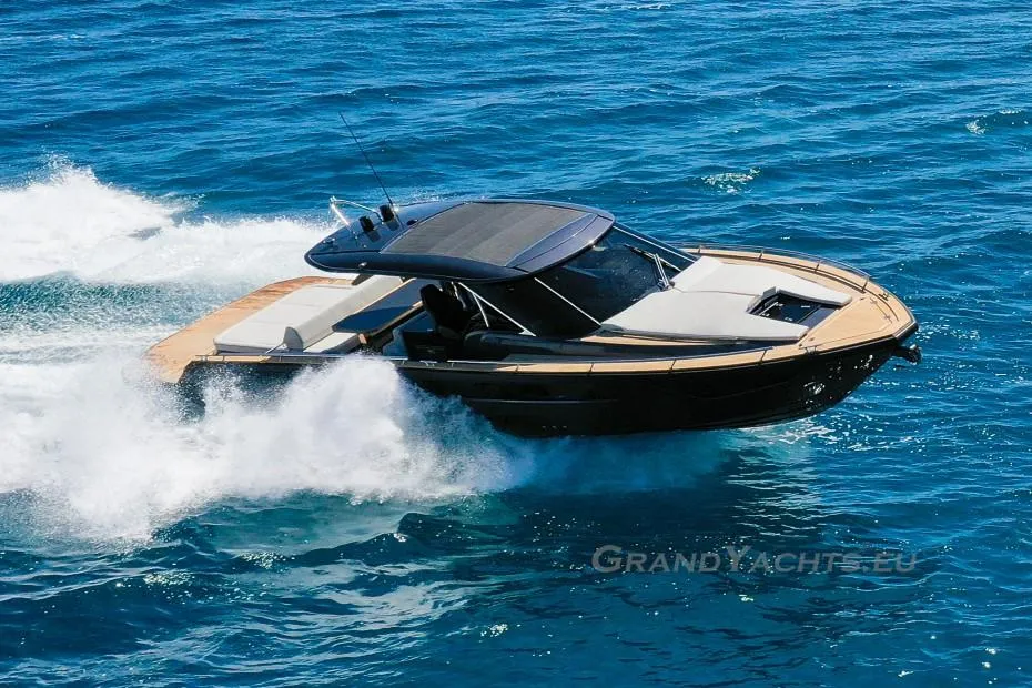 2025 Focus Forza 37 yacht cruising on open blue sea.
