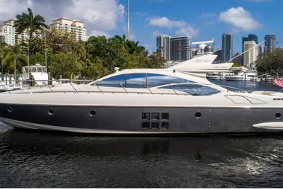 Azimut 68S