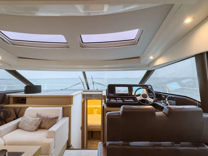 520s Yacht Photos Pics 