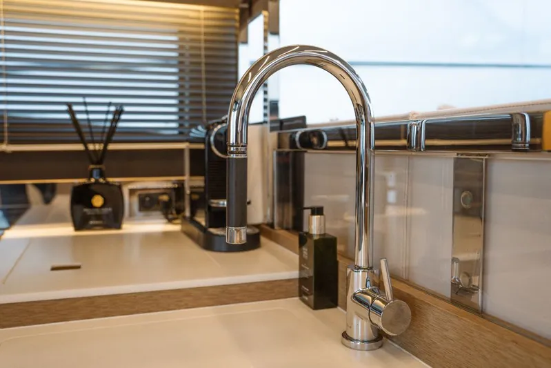 520s Yacht Photos Pics 