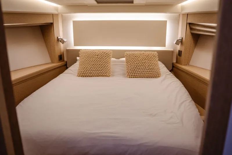 520s Yacht Photos Pics 