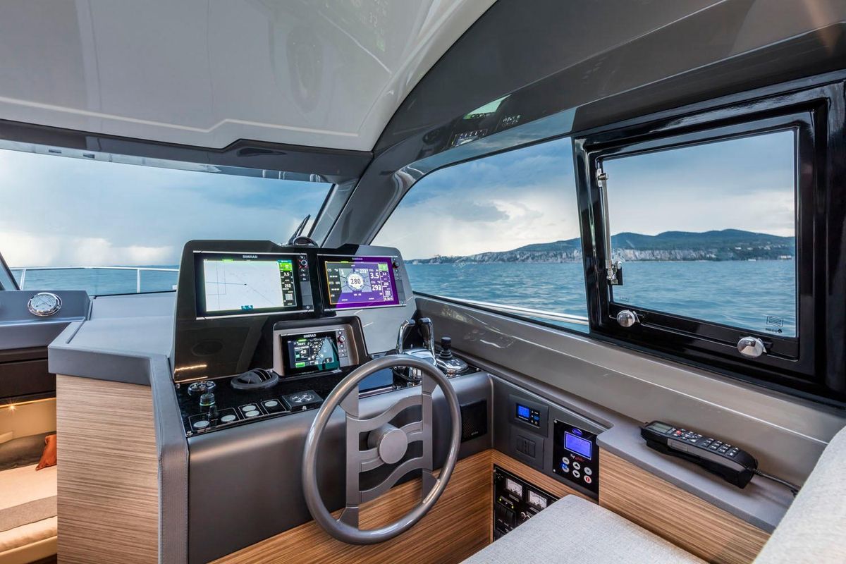 2020 Ferretti Yachts 46 