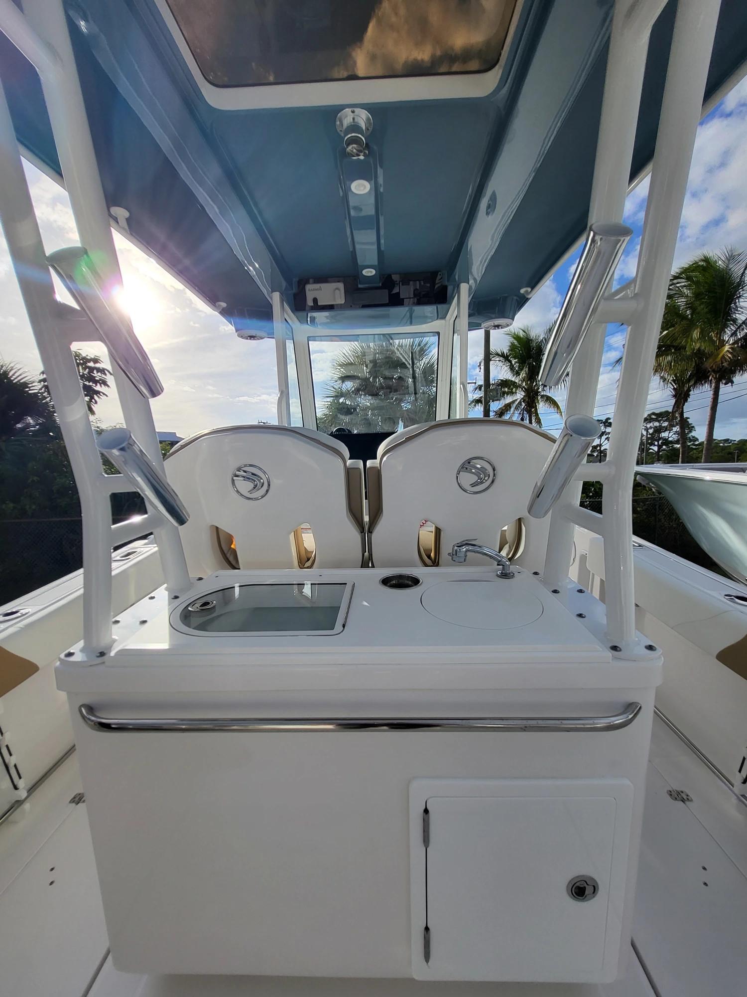 2023 Edgewater 285 CC Center Console for sale - YachtWorld