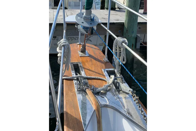 Elation Yacht Photos Pics 2004 Cabo Rico 42 Pilot yacht bow with anchor and ropes at dock.